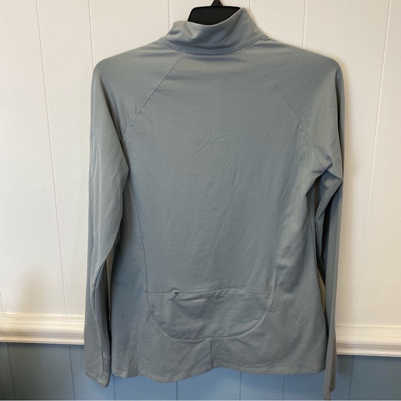 New Womens fitted UnderArmor top - Picture 2 of 3